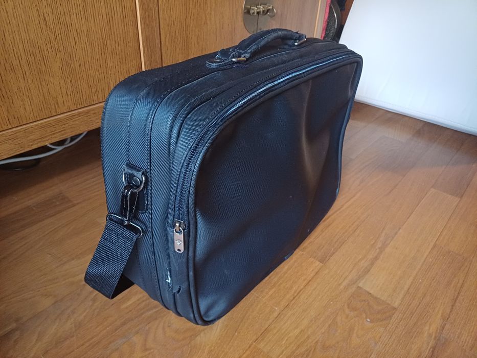 Mala para computador portátil, preta, da marca Nobuck