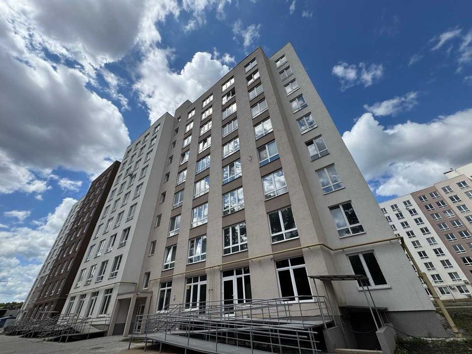 Продам велику квартиру з гардеробом! Держ програми - ТАК!