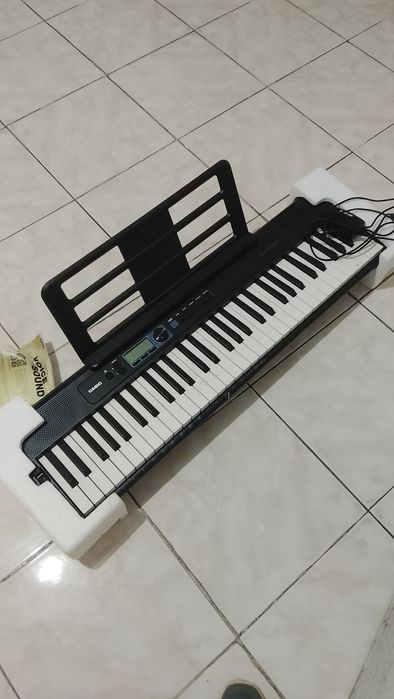 Piano Casio em ótimo estado mas com marcas de uso