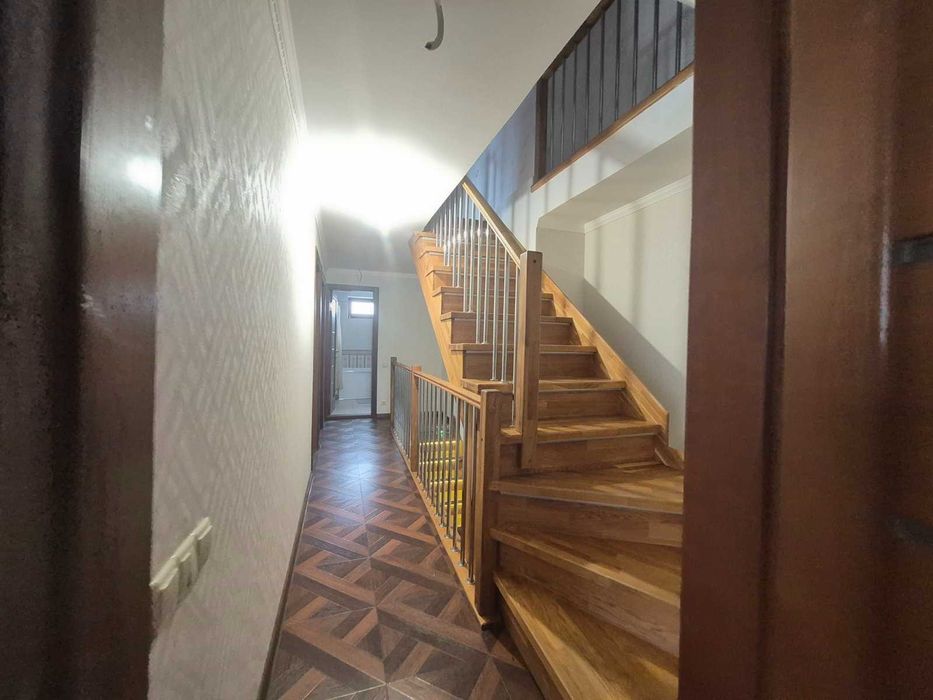 Продаж частини будинку на Старому Місті