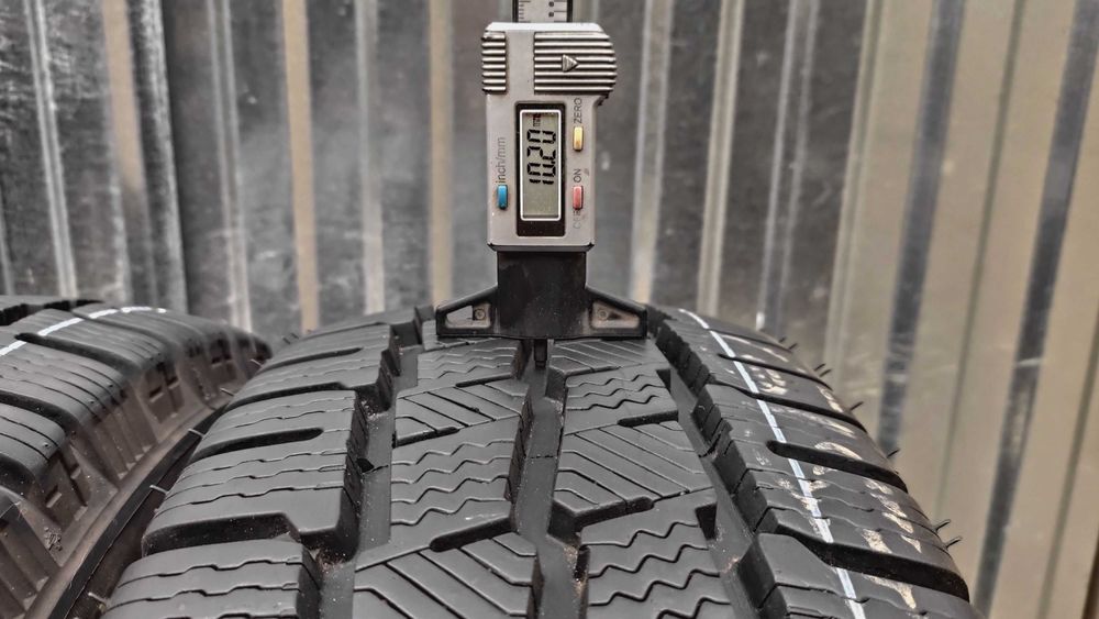 шини 215/70R15C Michelin 10мм. 2025р.