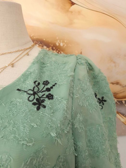 Długa Sukienka Midi Z Długim Bufiastym Rękawem Szałwiowa L