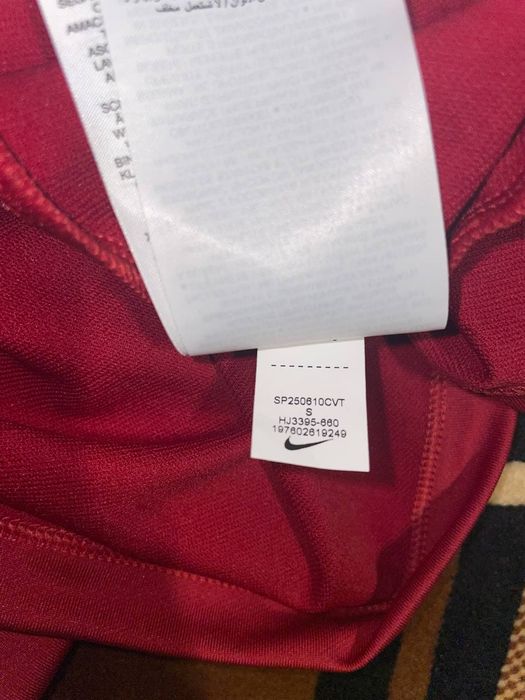 Продается кофта Nike