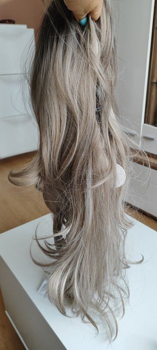 Piękna, nowa peruka ombre z grzywką