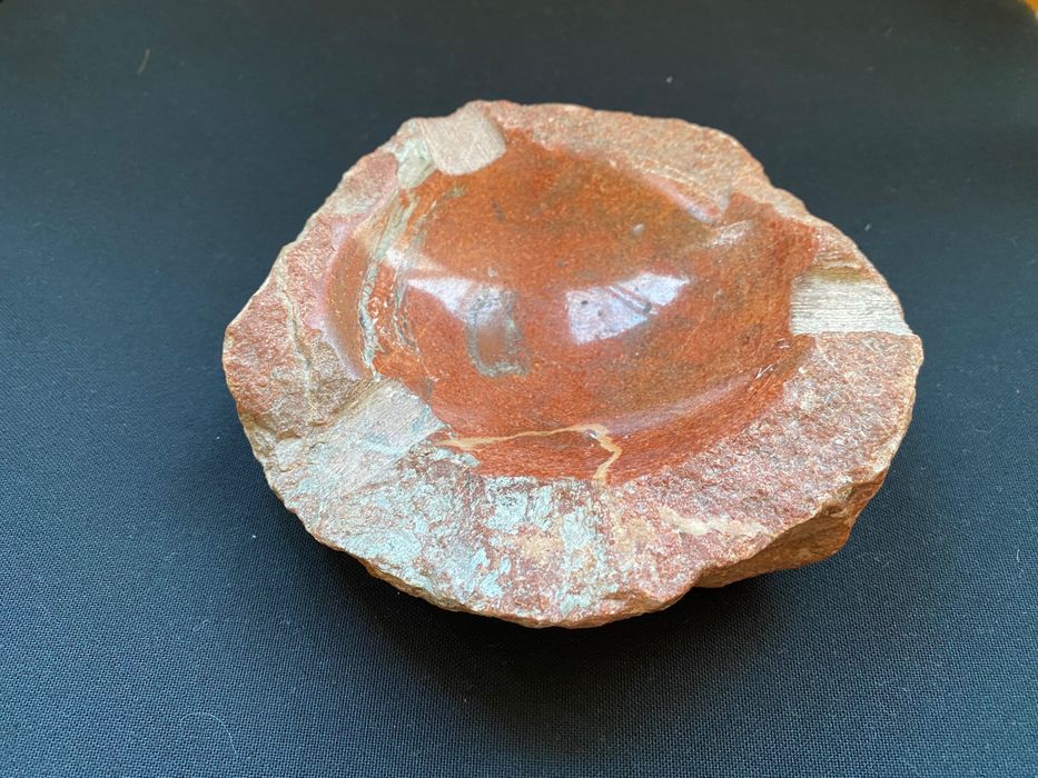 Cinzeiro em pedra mármore