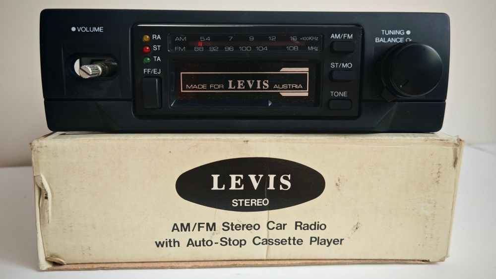 Stare radio samochodowe LEVIS