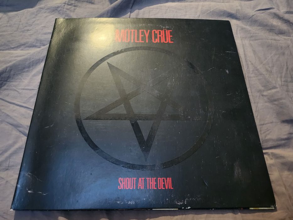 Płyta winylowa motley crue shout at the devil