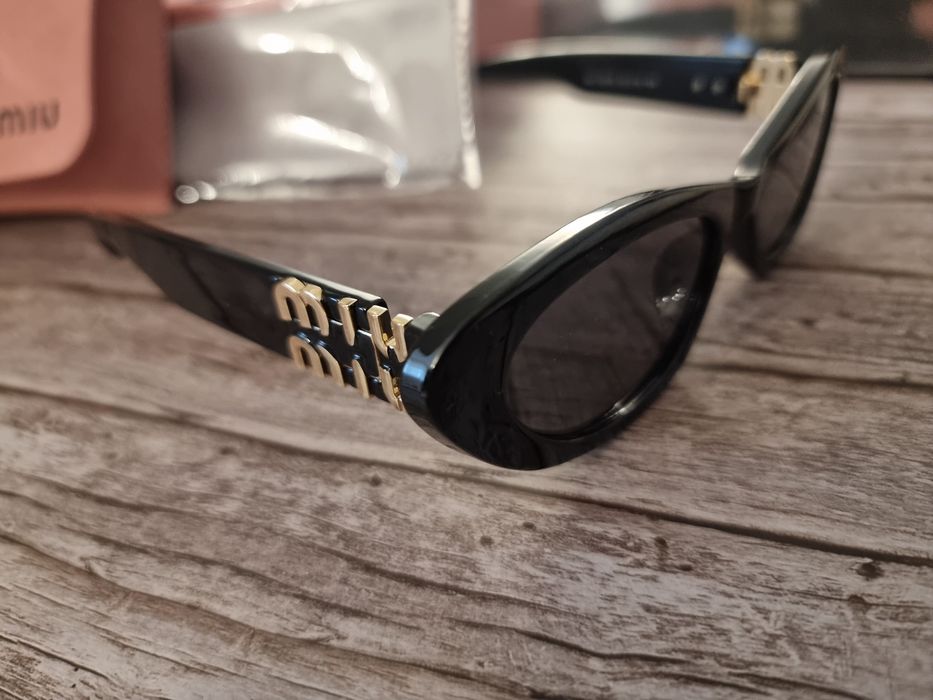 Okulary Miu miu.