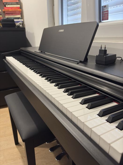 Piano Digital Yamaha YDP 145 (c/ garantia)