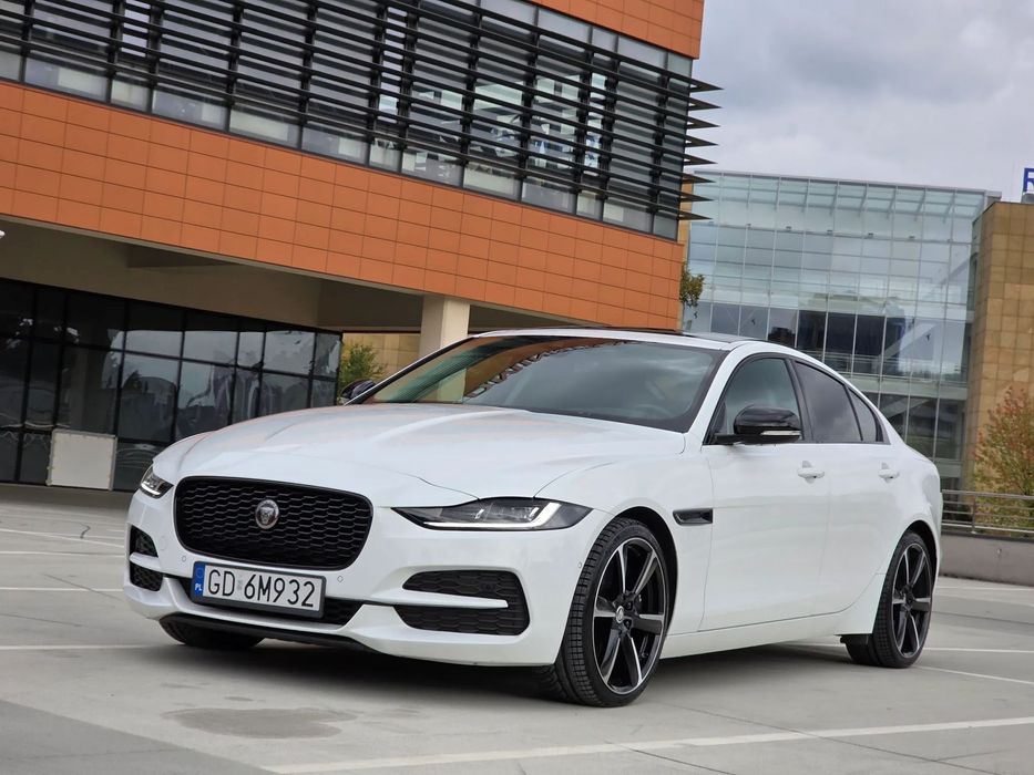 Jaguar XE