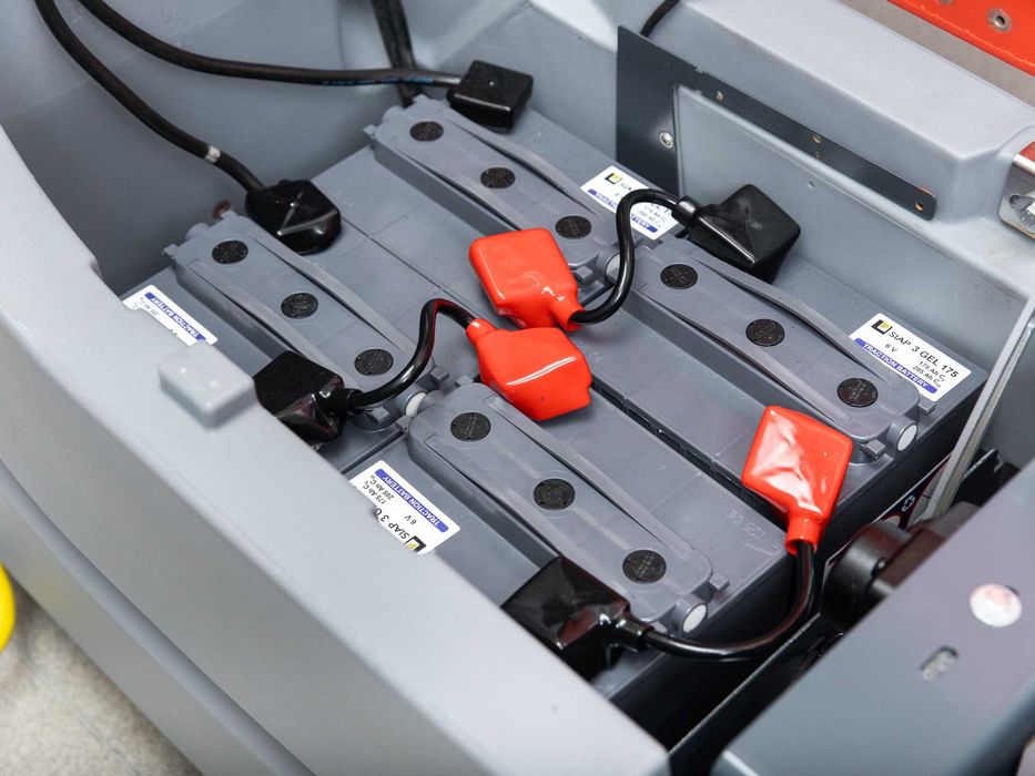 Szorowarka Hako Scrubmaster B90 CL NOWE BATERIE 2017r 1259h 17500netto