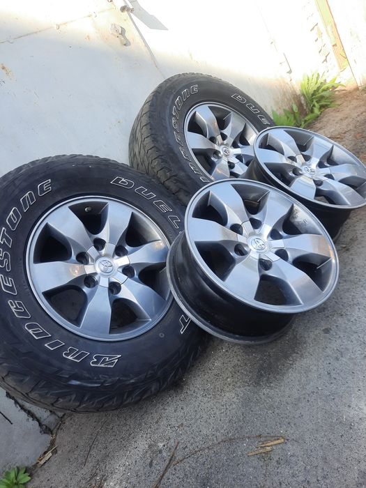 Toyota/Lecsus.  Hilux Fortuner Prado Land cruiser..