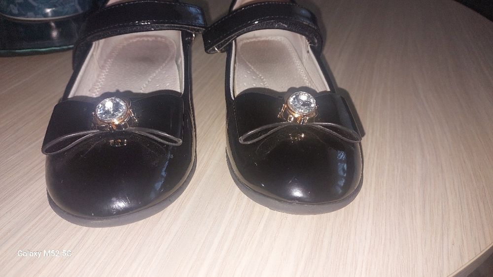 Czarne lakierki balerinki dziewczęce rozmiar 30