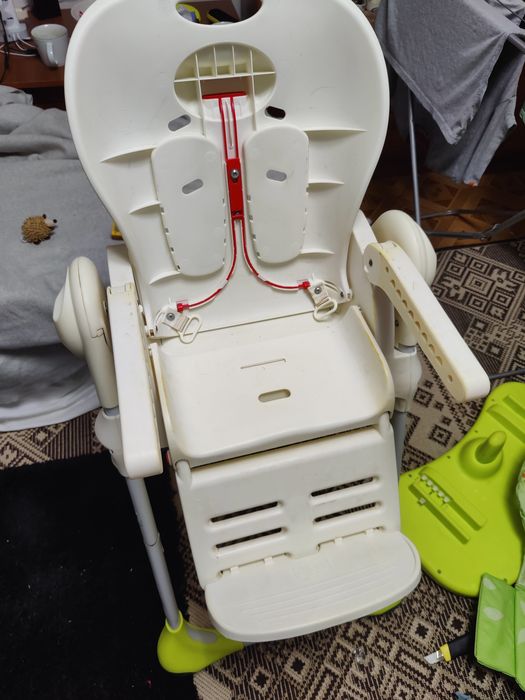 Дитячий стілець для годування Chicco Polly