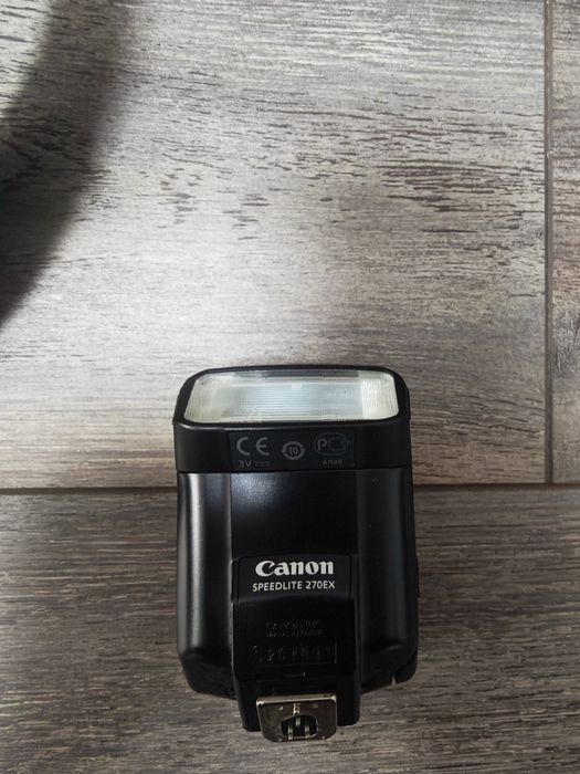 Canon Eos 1000d .