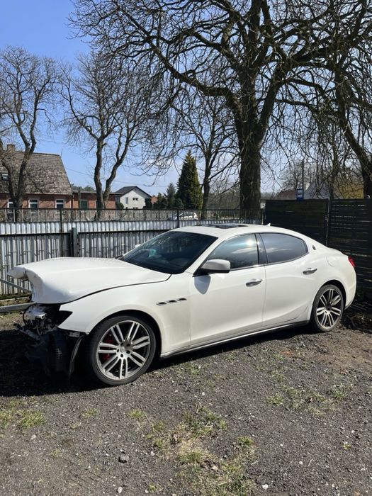 Maserati Ghibli na częsci lub w calosci