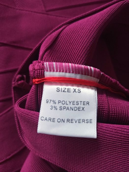 Sukienka mini bandażowa kolor biskupi/fuksja