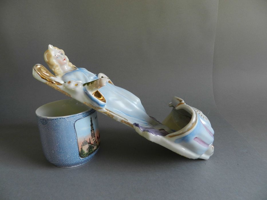 przedwojenna duża kropielnica z aniołem, amorek, oko opatrzności  27cm