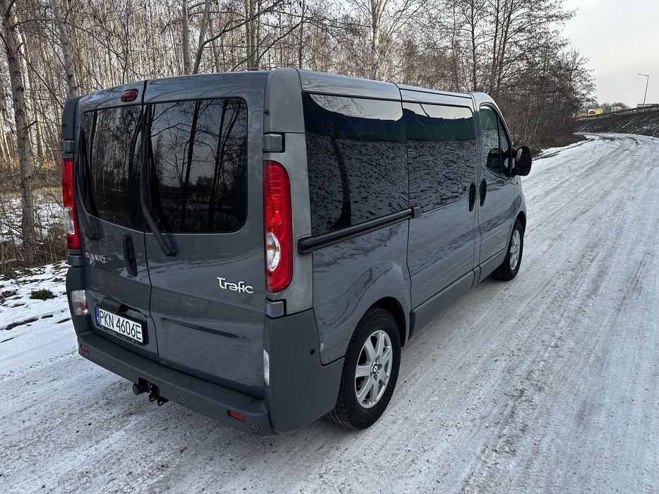 Renault Trafik 2.5 DCI Passenger 8 osobowy