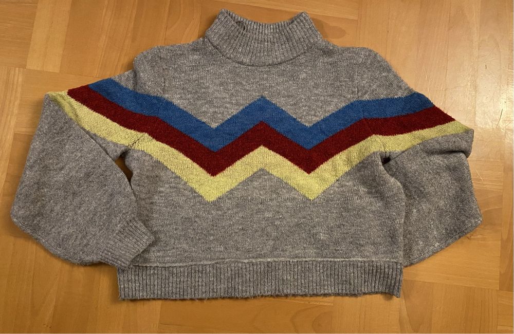 Sweter szary damski pół golf M ze wzorem