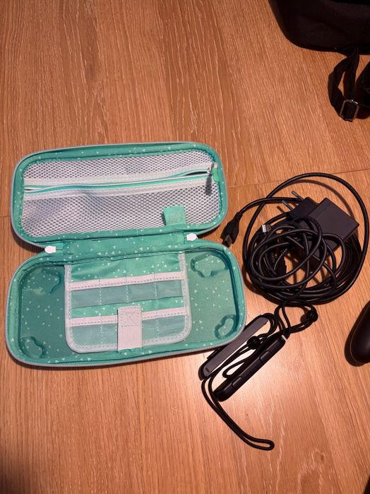 Nintendo Switch Azul/Vermelho + Bolsa Animal Crossing + Grip Joy-Con + Fatura