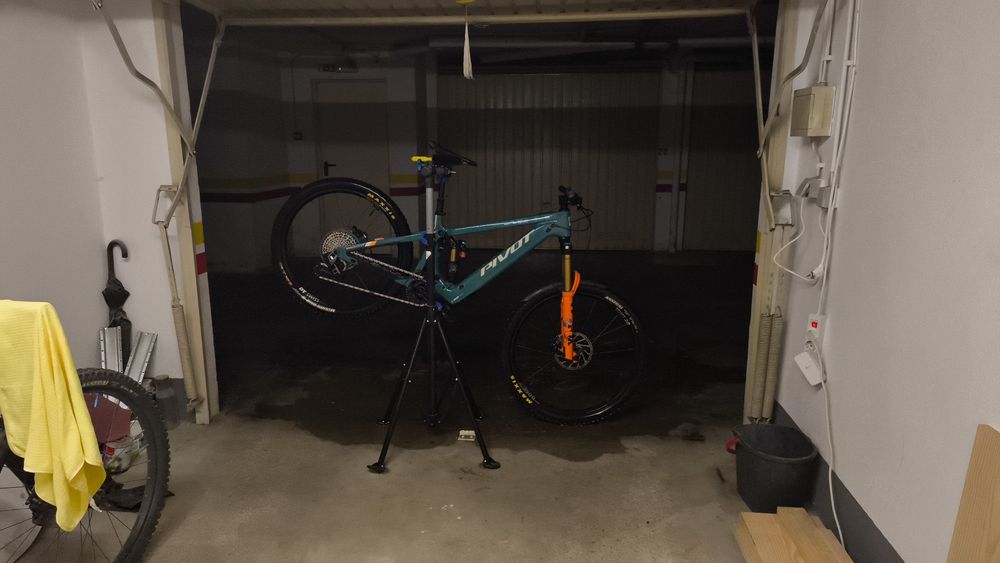 Pivot Shuttle LT