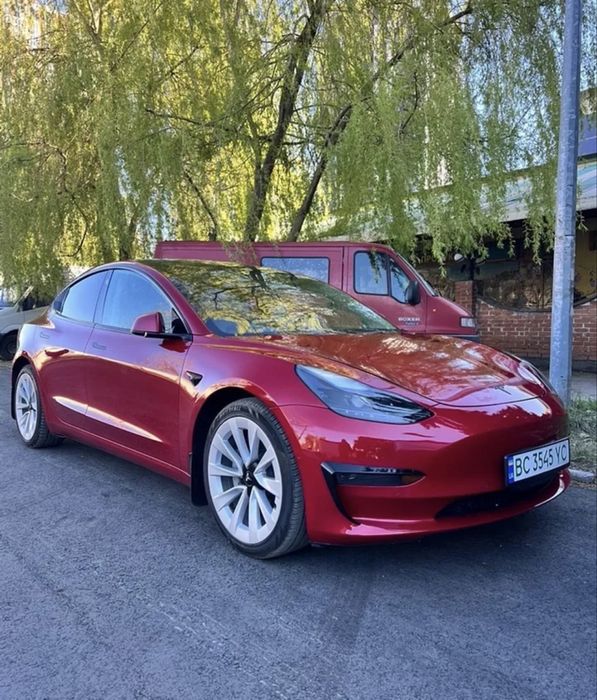 Аренда прокат авто Тесла модел 3 tesla model 3