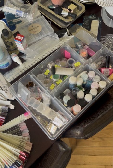 Sprzedam materiały do manicure