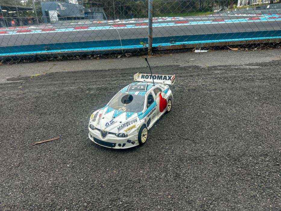 Carro RC Nitro Kyosho 1/10 c/ Starter Box, Rádio Futaba e Acessórios