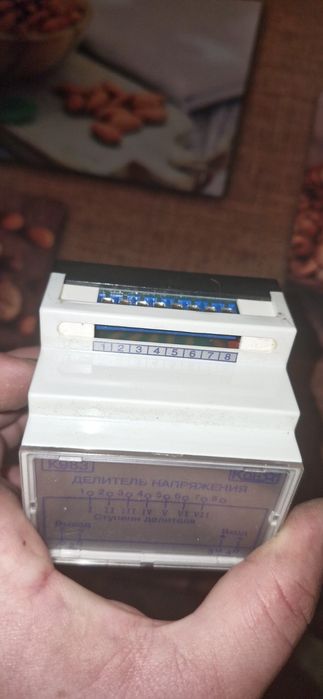 Делитель напряжения К983