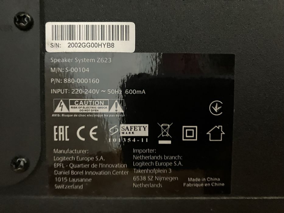 Colunas Logitech Z623 2.1 400W