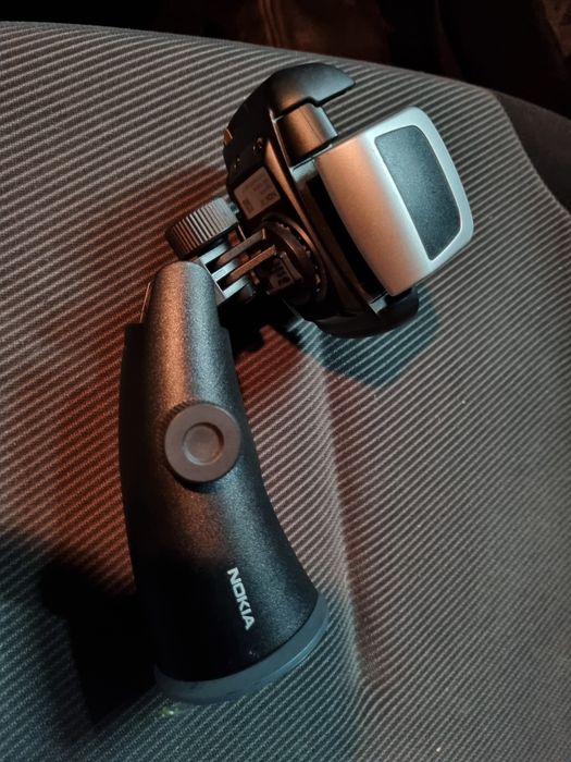 Suporte telemóvel para veiculo, com ventosa para para brisas.