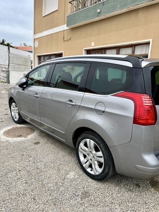 Peugeot 5008 1.6 BlueHDi Allure | 7 Lugares | Automático | 2015
