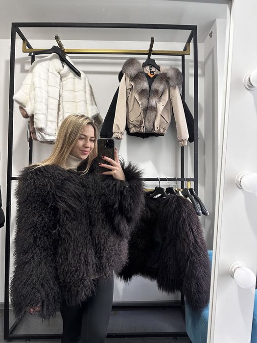 Натуральна шубка лама біла шанель і англійский комір