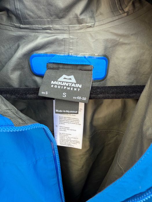 чоловіча куртка Mountain Equipment для похдів дощу та будь якої погоди