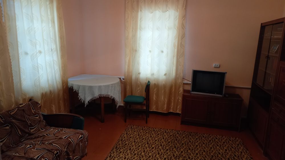 Здам окреммй будинок на Крошні, на короткий термін