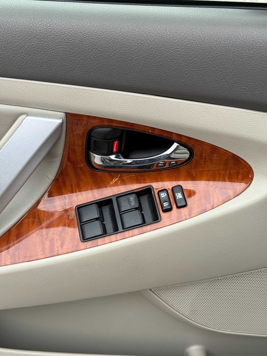 Продам Toyota Camry  рік можлива розстрочка,кредит,обмін!