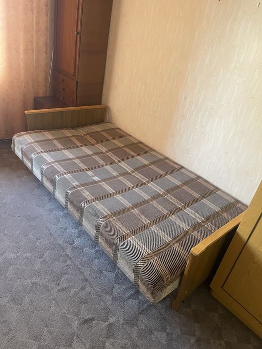 Продам диван в непоганому стані
