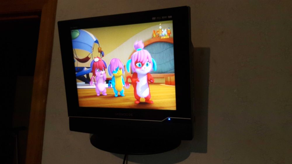 Телевизор LCD DAEWOO 15 DVD