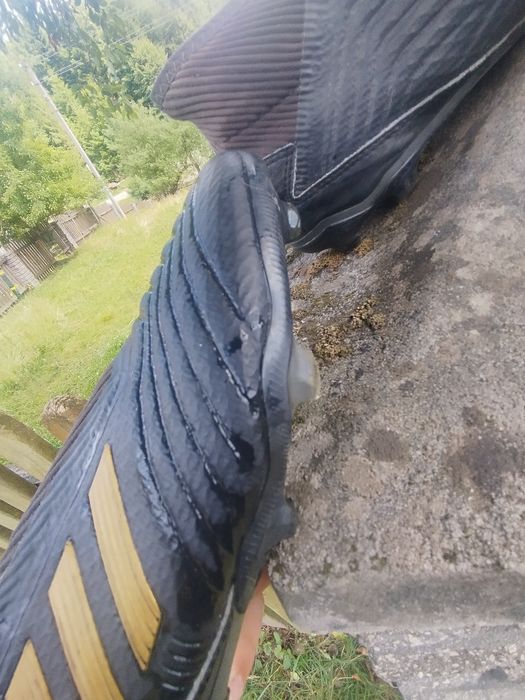 Продам бутси для футболу