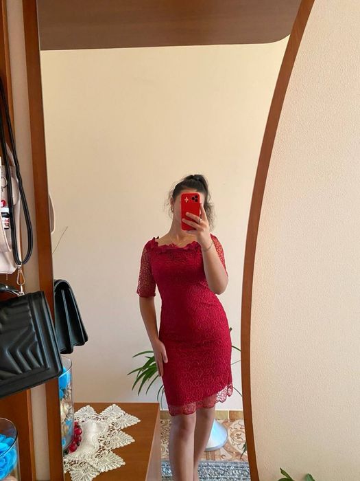 Продам Сукню в бордовому кольорі