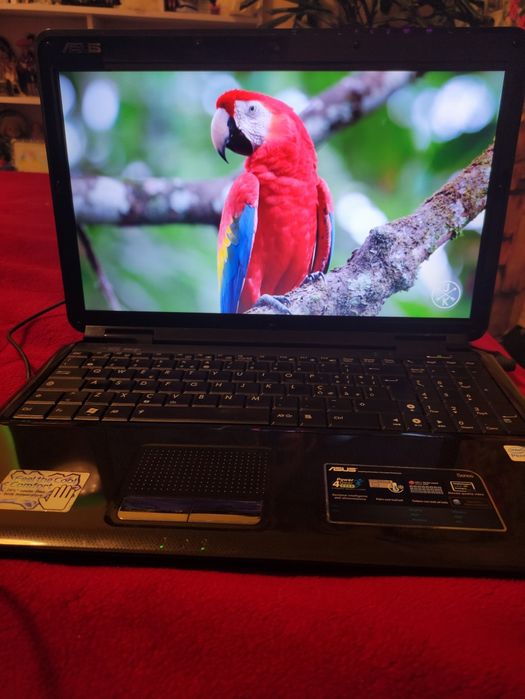 Ноутбук Asus1800 гр