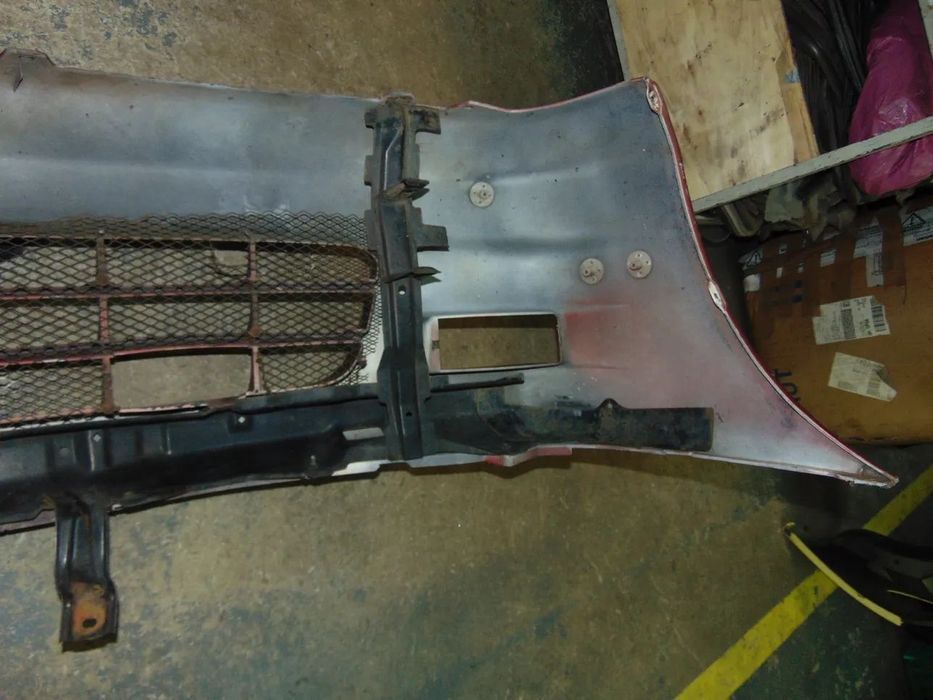 Mitsubishi Space Gear para-choques