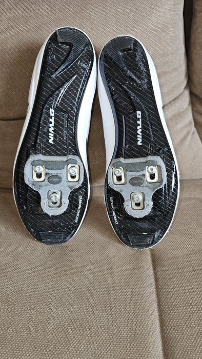 Sapatilhas de estrada B. Twin