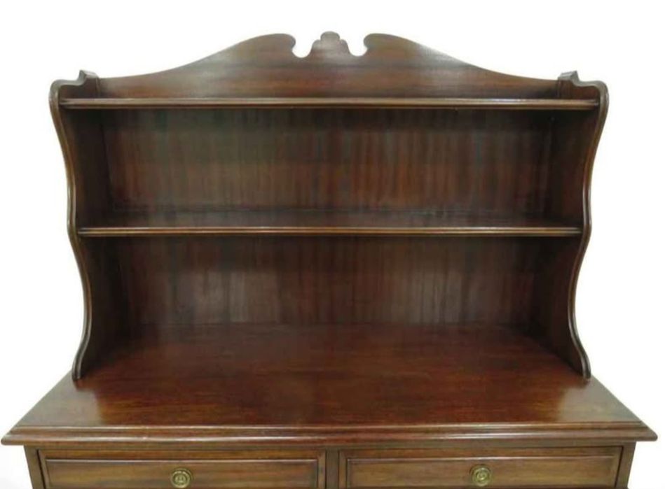 Sideboard com alçado.