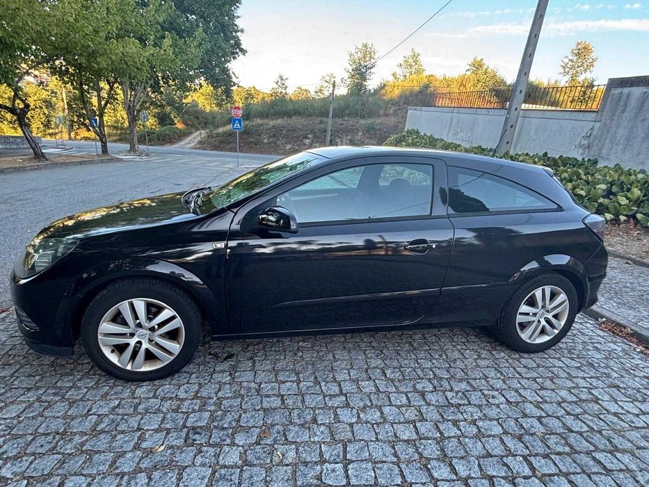 Opel Astra GTC 1.4 16V 90CV Gasolina de 2008 5 Lugares