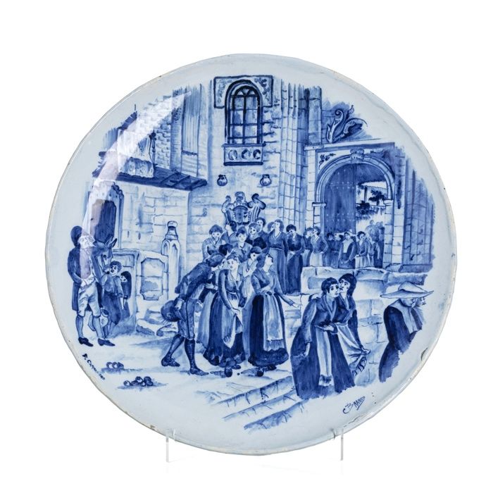 Dois pratos antigos em faiança portuguesa