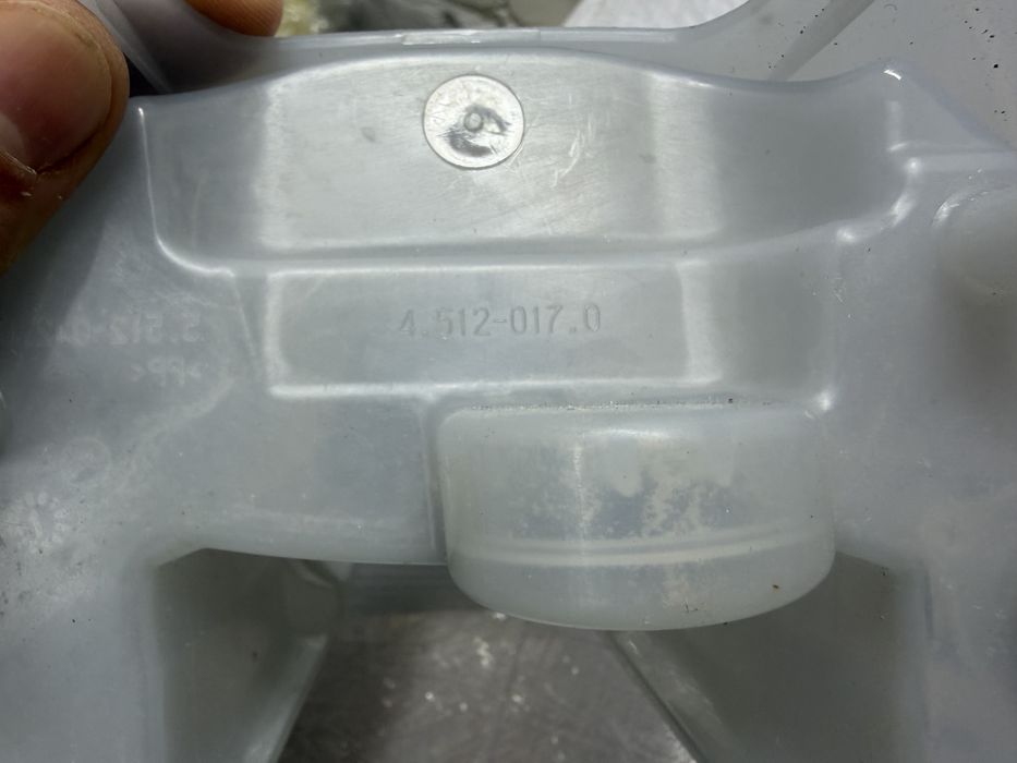 Продам бак до пароочисника Karcher SC4.100 / SC1402