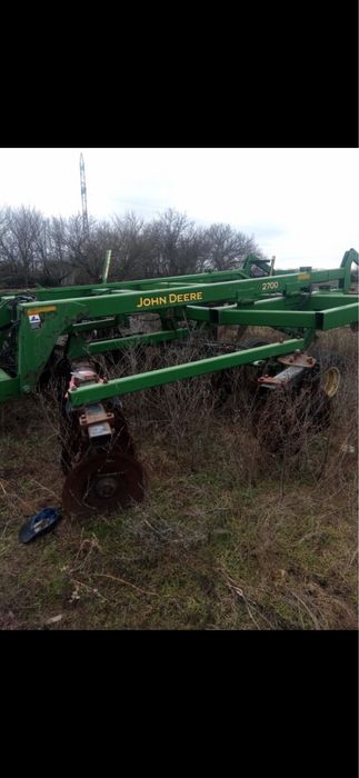 Глубокорыхлитель John Deere 2700
