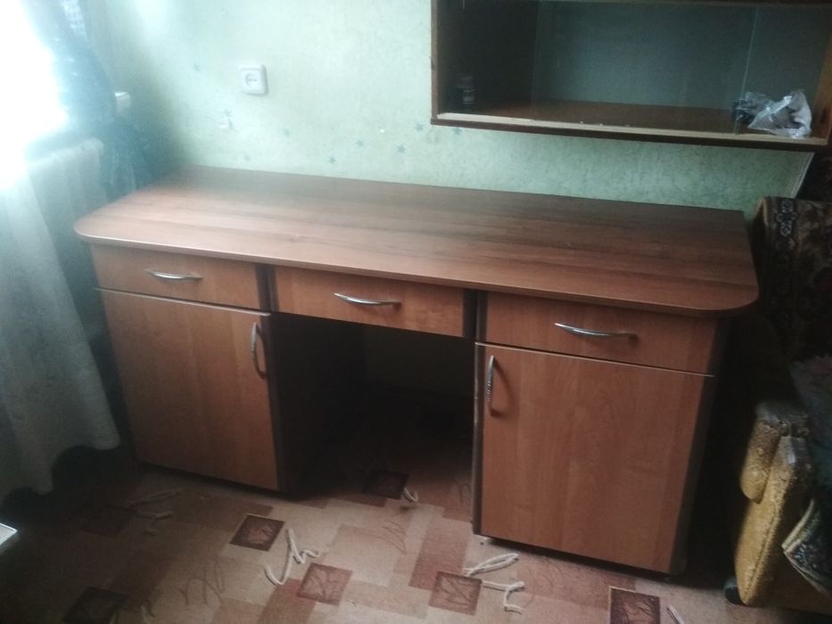 Продам письменный стол